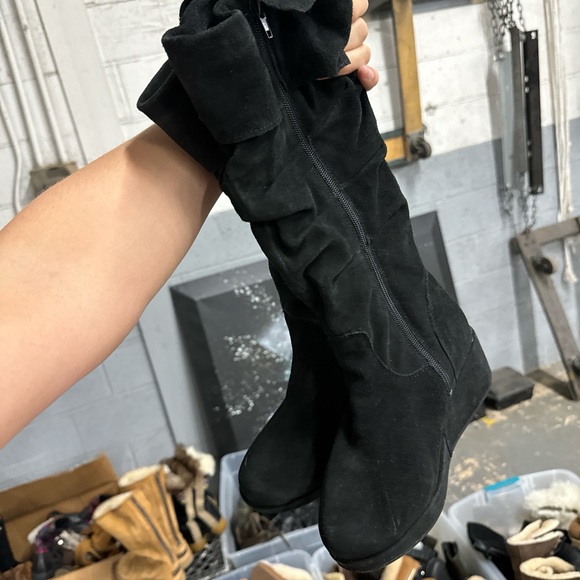 Ugg Kolburra Boots - Picture 3 of 7